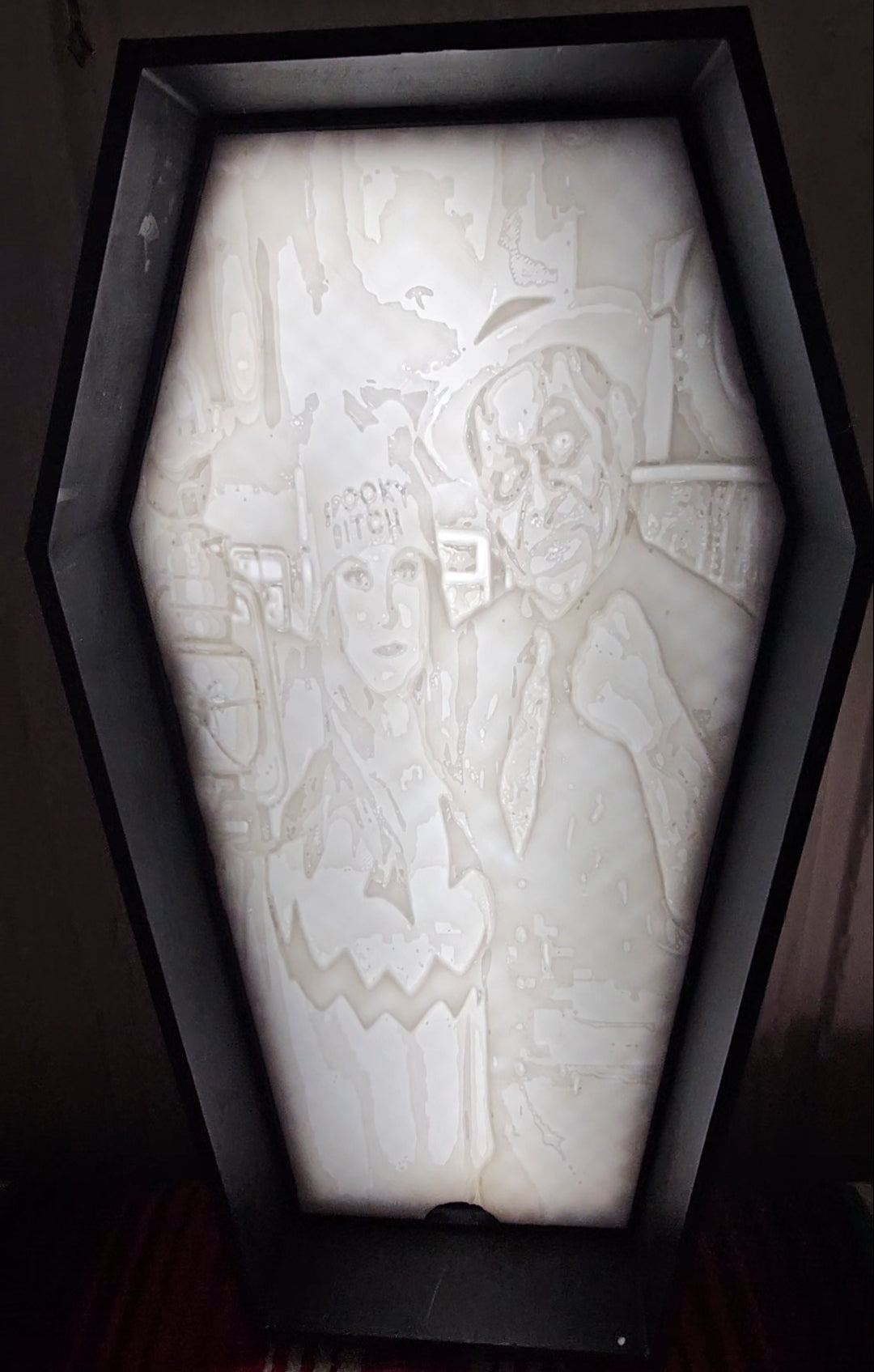 Customizable 3D-Printed Coffin Lithophane Black and White – Your Image, Immortalized!
