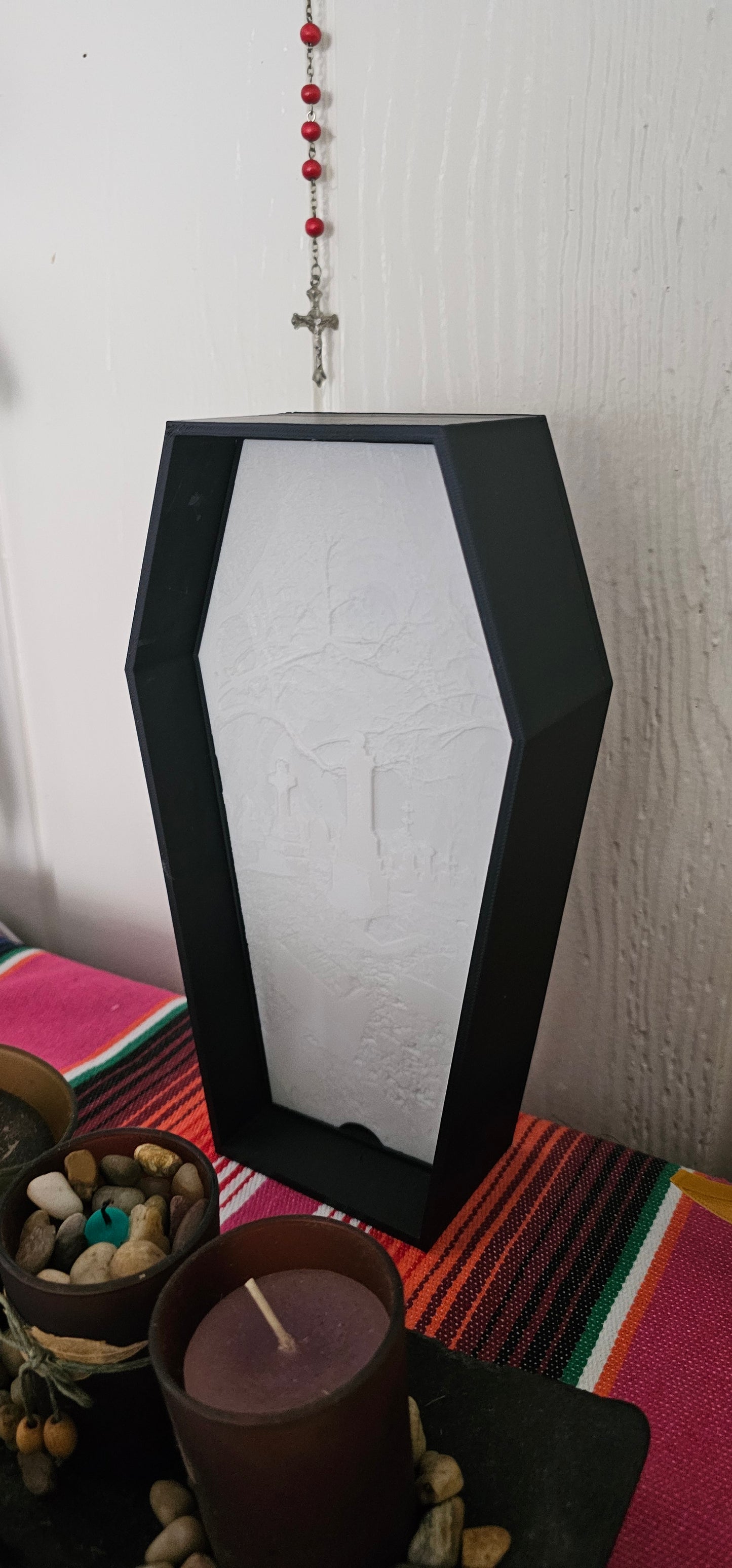 Customizable 3D-Printed Coffin Lithophane Black and White – Your Image, Immortalized!